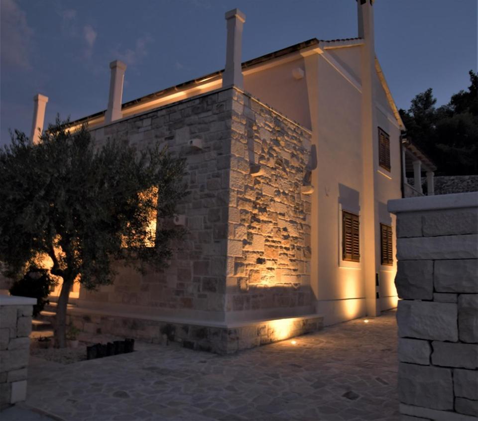 Villa Aries Supetar Ngoại thất bức ảnh